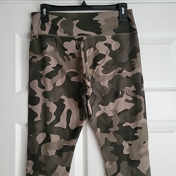 NWOT Wild Fable Camo Leggings - Picture 6 of 10